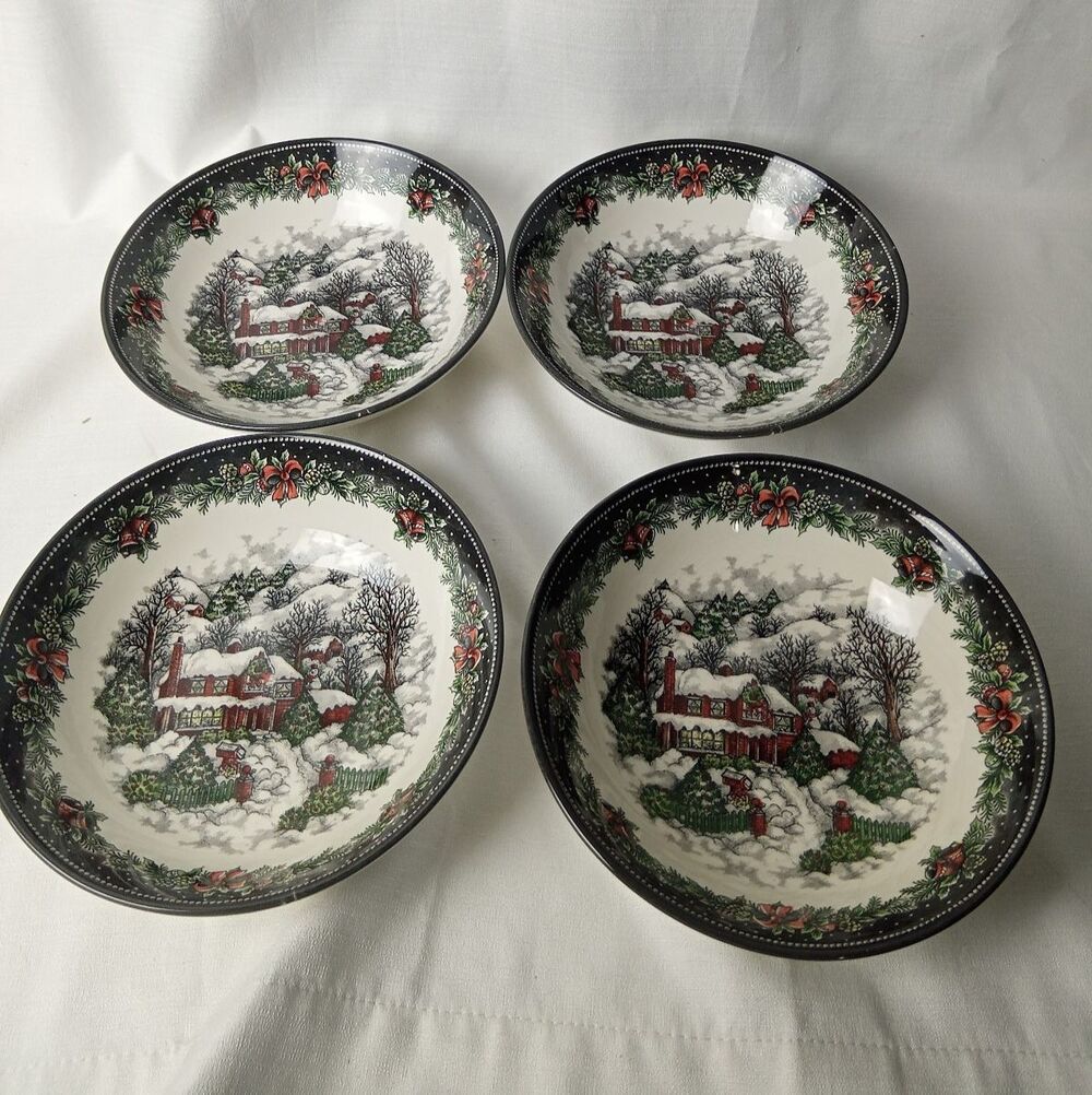 Royal Stafford Christmas Village Pasta Soup Bowl Set of 4 Winter Cottage England